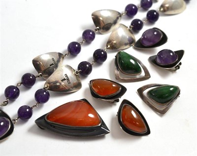 Lot 265 - A small quantity of modernist jewellery, including an amethyst necklace, three pairs of...