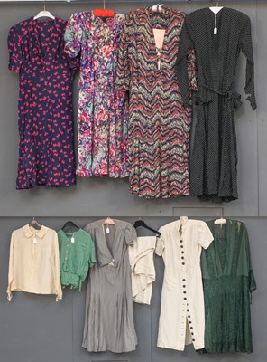 Lot 2043 - Early 20th Century Ladies Day Wear comprising...