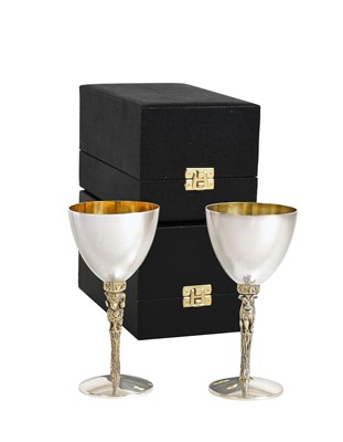 Lot 2223 - A Cased Pair of Elizabeth II Parcel-Gilt Silver Goblets