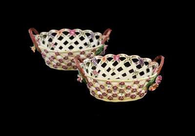 Lot 39 - A Pair of Worcester Porcelain Yellow Ground...