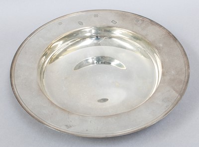Lot 100 - An Elizabeth II Silver Armada-Dish, by Carrs...