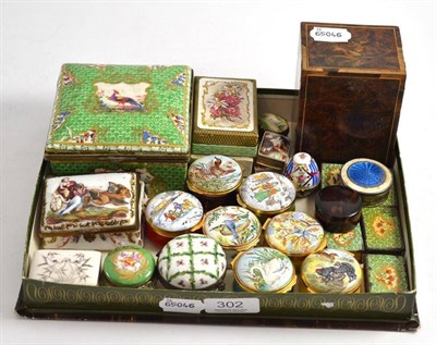 Lot 302 - A Booth's bird painted box and cover, small quantity of Halcyon days and other boxes and...