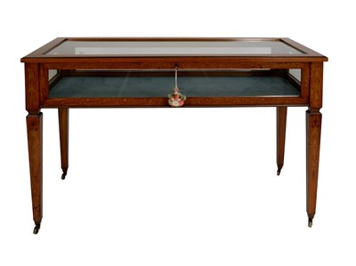 Lot 705 - An Early 20th Century Satinwood and...