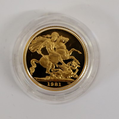 Lot 317 - Elizabeth II, Proof Sovereign 1981, obv....