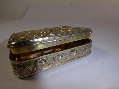 Lot 2154 - A George III Silver-Gilt Snuff-Box