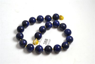 Lot 388 - Lapis lazuli bead necklace