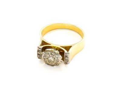 Lot 320 - A Diamond Cluster Ring, stamped '18CT' and...