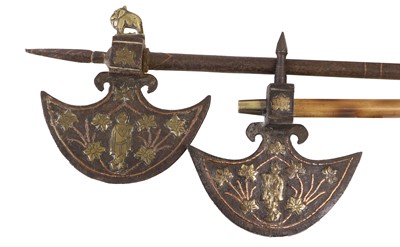 Lot 144 - An Indian Pesh Kabz, with 19cm T section steel...