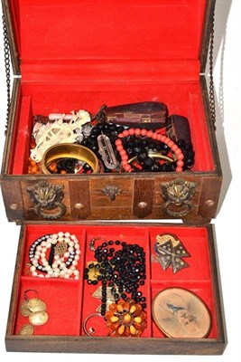 Lot 437 - Casket of miscellaneous costume jewellery