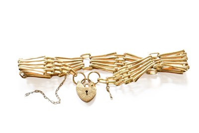 Lot 122 - A 9 Carat Gold Gate Link Bracelet, length 18.0cm