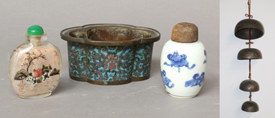 Lot 382 - A Chinese Porcelain Snuff Bottle, Kangxi,...