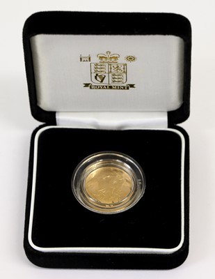 Lot 326 - Elizabeth II, Proof Sovereign 2007, obv....