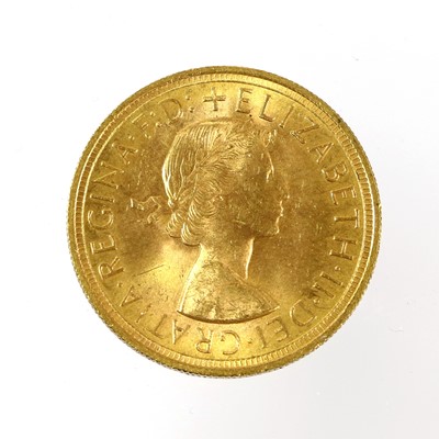 Lot 306 - Elizabeth II, Sovereign 1957, obv. young head...