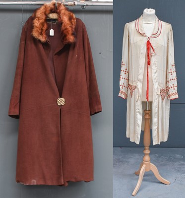 Lot 2053 - Circa 1920s Cream Silk Day Coat/Dress with...