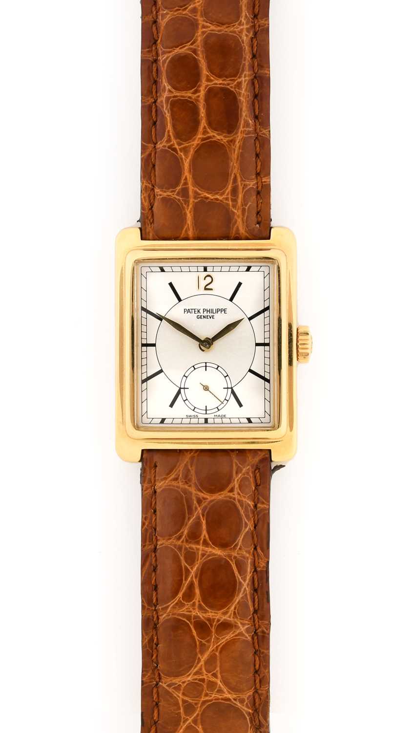 Lot 2255 - Patek Philippe: A Good 18 Carat Yellow Gold...
