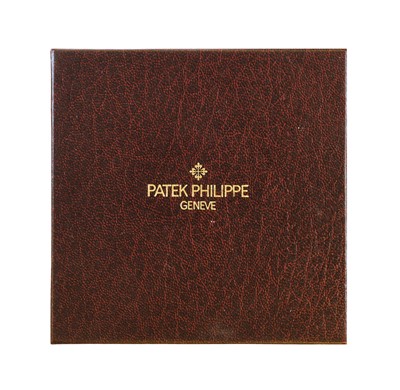Lot 2255 - Patek Philippe: A Good 18 Carat Yellow Gold...