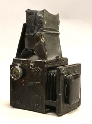 Lot 156 - Houghton Ensign De Luxe Reflex Camera
