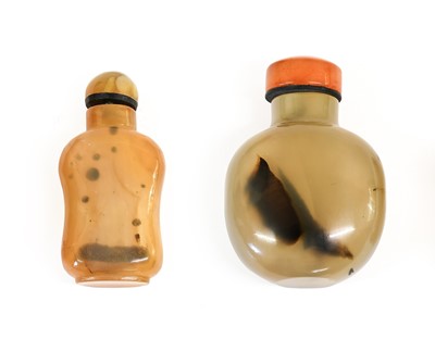 Lot 140 - A Chinese Agate Snuff Bottle and Stopper, of...
