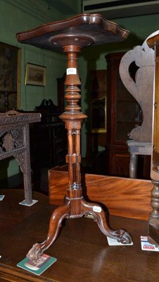 Lot 622 - A rosewood occasional table with cluster column pillar and tripod support