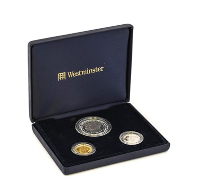 Lot 259 - Guernsey, Gold & Silver 3-Coin Proof Set 1999,...