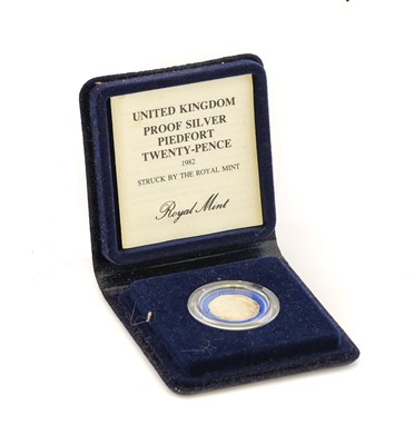 Lot 96 - 12 x UK Silver Proof Piedforts, comprising: 4...