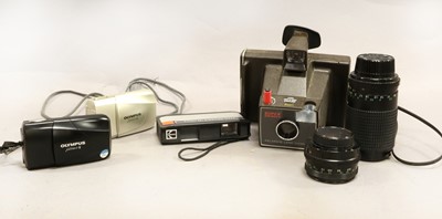 Lot 182 - Various Cameras