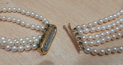 Lot 2034 - An 18 Carat Gold Cultured Pearl and Diamond...