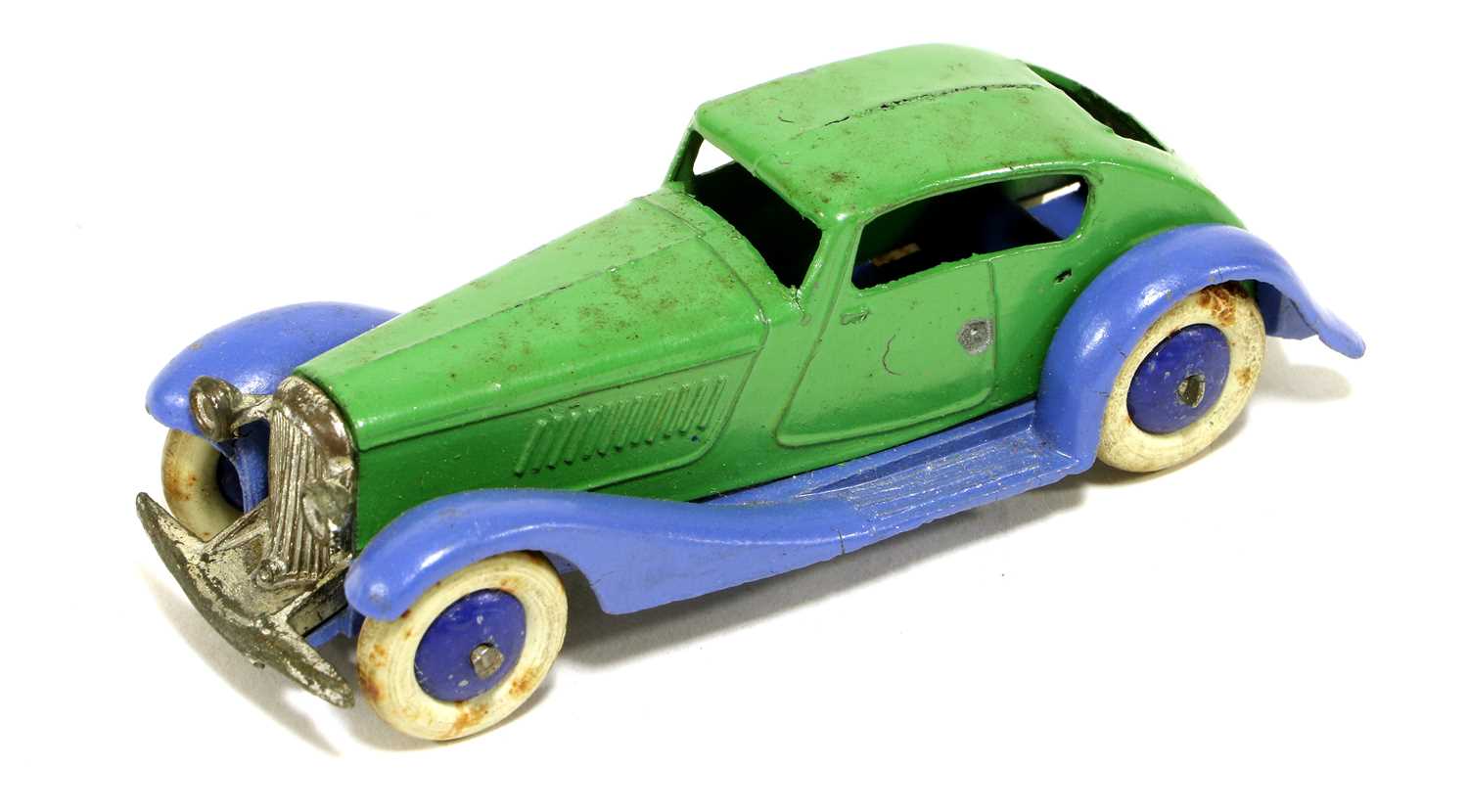 French Dinky Toys 24e Conduite intérieure aérodynamique French Dinky Toys 24e Conduite intérieure aérodynamique