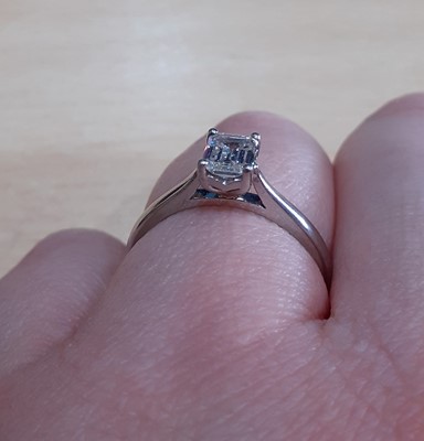 Lot 2144 - A Platinum Diamond Solitaire Ring the...