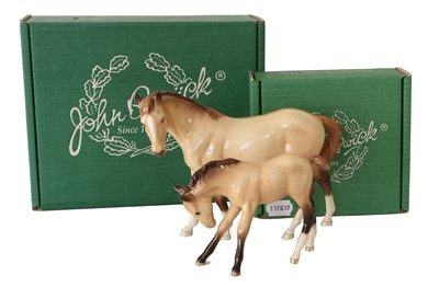 Lot 122 - Beswick Mare (Facing Left) and Foal (Large,...