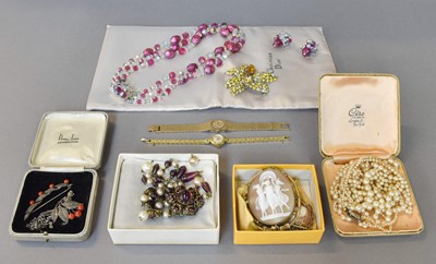 Lot 198 - A Small Quantity of Jewellery, including...