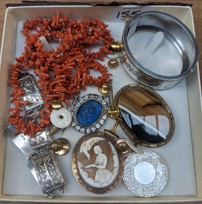 Lot 155 - A Quantity of Jewellery, including a coral...