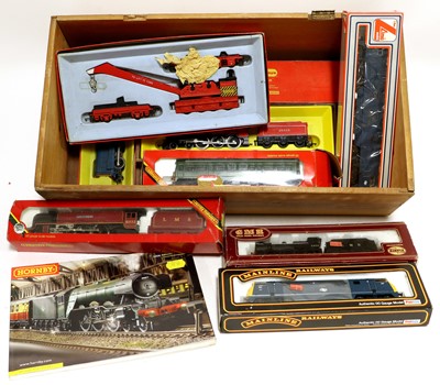 Lot 174 - Various OO Gauge Locomotives And Rolling Stock