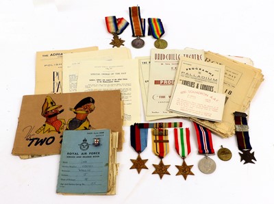 Lot 14 - A First World War Trio, awarded to 11917 PTE.E....