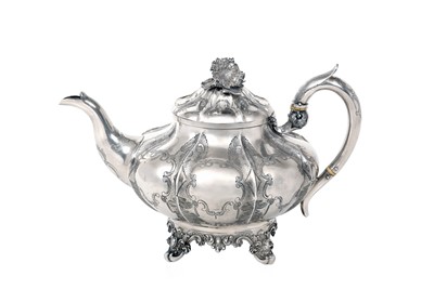 Lot 2185 - A Victorian Silver Teapot
