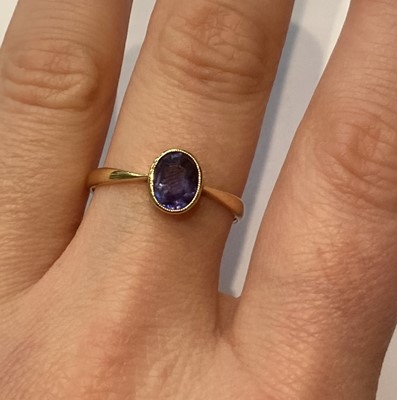 Lot 38 - A Sapphire Ring, stamped '18CT', finger size V