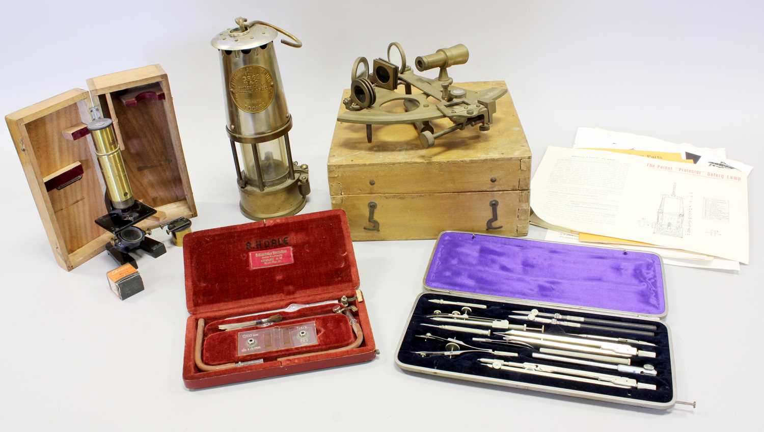 Lot 84 - Various Scientific Items