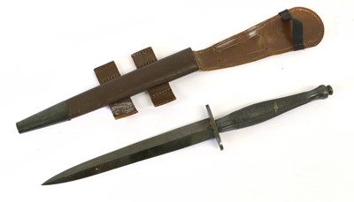 Lot 183 - A Second Pattern Fighting Knife, with...