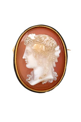 Lot 2178 - A Cameo Brooch the shell cameo depicting...