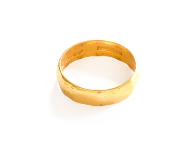 Lot 89 - A 22 Carat Gold Band Ring, finger size U