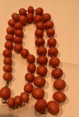 Lot 41 - A Graduated Coral Bead Necklace, length 52cm