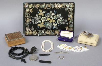 Lot 264 - A Quantity of Costume Jewellery, including a...