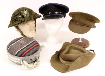 Lot 102 - A Small Quantity of Militaria Relating to...