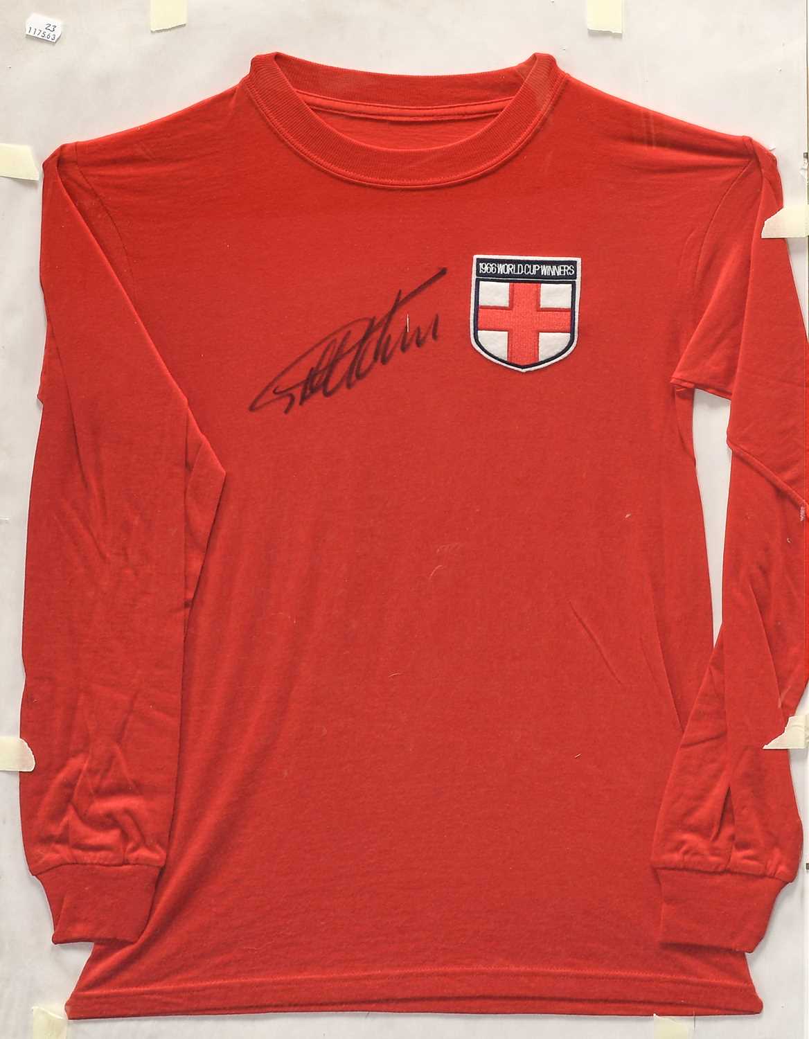 Lot 11 - Geoff Hurst Signed 1966 World Cup Winners Shirt