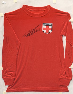 Lot 11 - Geoff Hurst Signed 1966 World Cup Winners Shirt