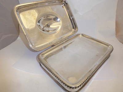 Lot 2268 - A George III or George IV Old Sheffield Plate Toasted Cheese-Dish