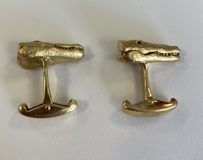 Lot 2083 - A Pair of 18 Carat Gold Crocodile Cufflinks...