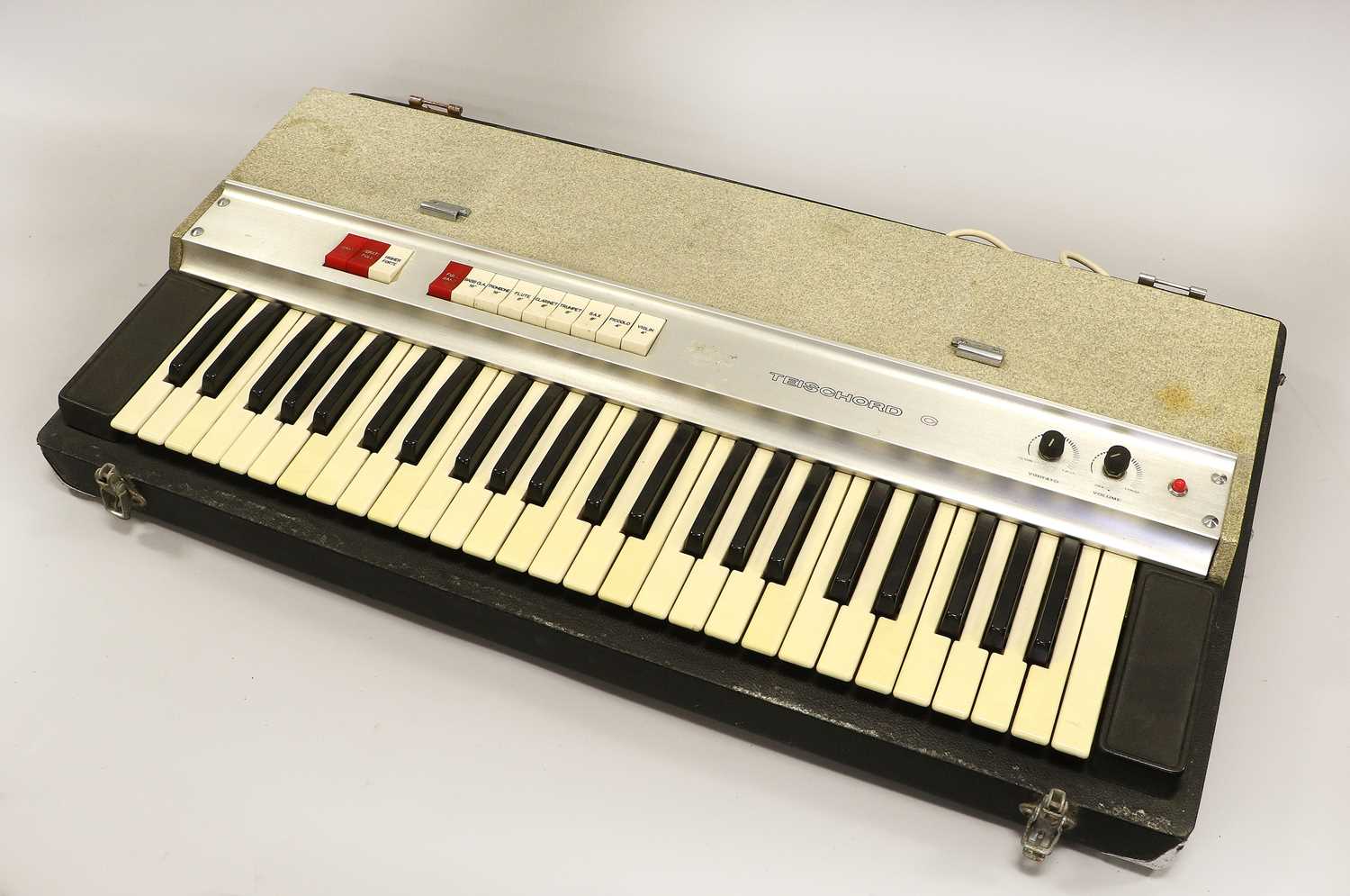 Lot 55 - WEM Teischord C Keyboard