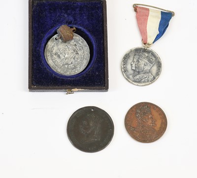 Lot 393 - Pope Innocent XI Bronze Medal 1676-1689, obv....