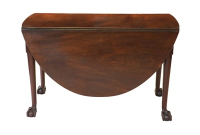 Lot 252 - A George III Mahogany Gateleg Dining Table,...